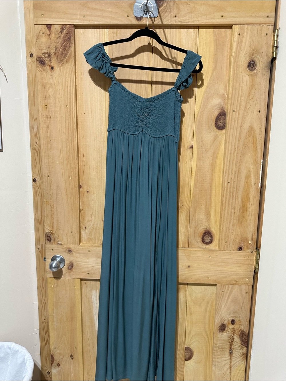 Elegant Teal Maxi Dress with Ruffle Straps